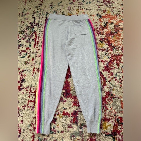 Whisper by Brodie Fine Cashmere ‘Ruby’ NHS Rainbow Joggers - Picture 4 of 4